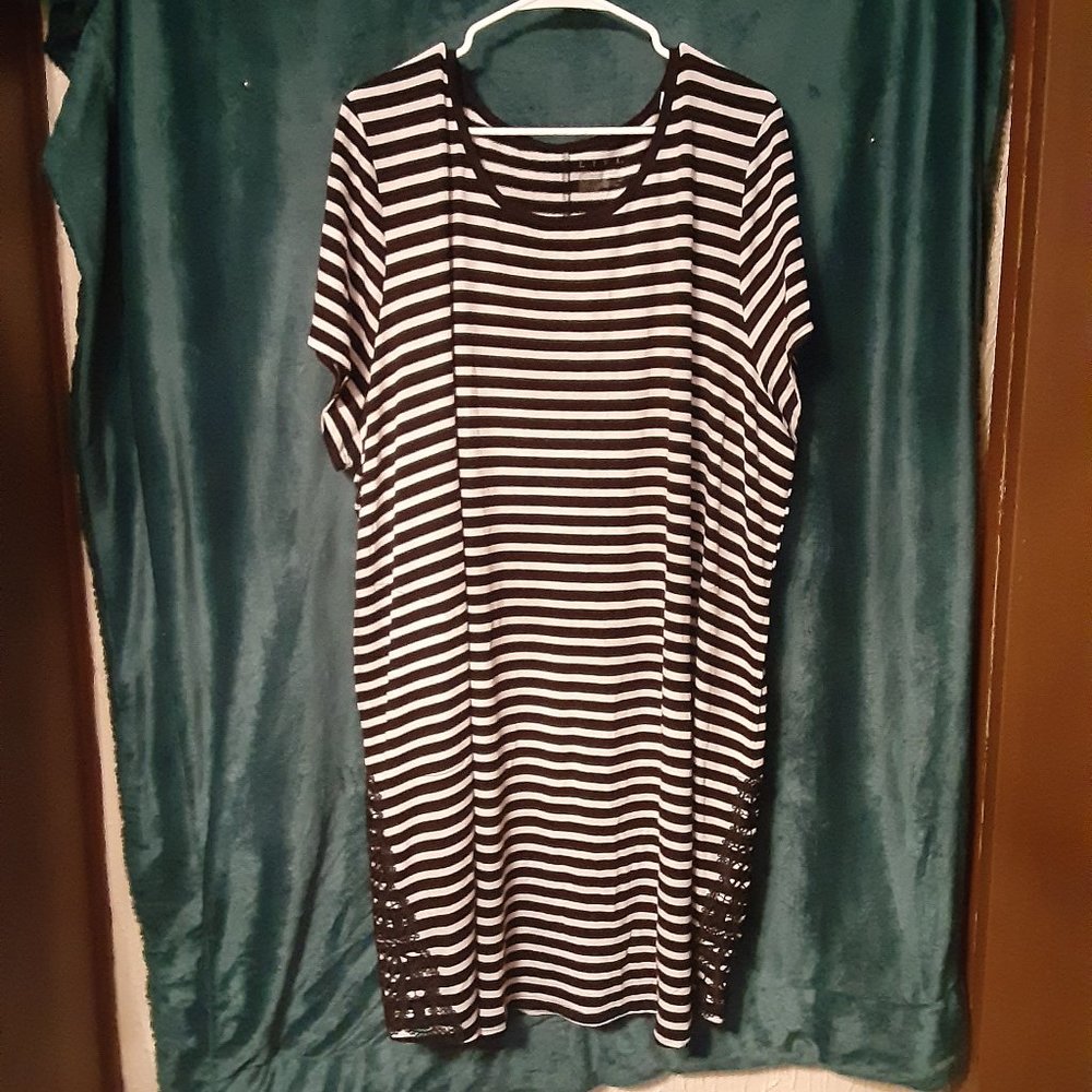 NWT LIVI Dress black and white size 26/28 Lane Bry
